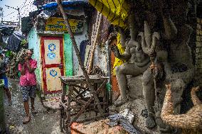 Kumartuli Sculptors Prepare for Festival Season - India