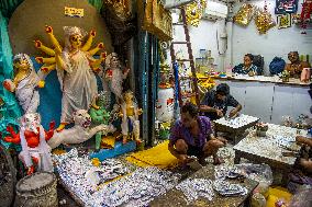 Kumartuli Sculptors Prepare for Festival Season - India