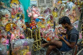Kumartuli Sculptors Prepare for Festival Season - India