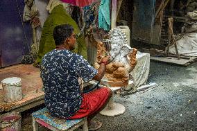Kumartuli Sculptors Prepare for Festival Season - India
