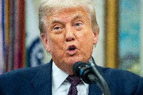 President Trump, Apple CEO Cook Announce Additional $100 Billion Investement in U.S.