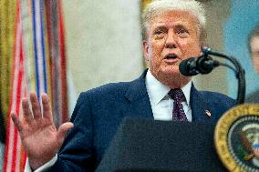 President Trump, Apple CEO Cook Announce Additional $100 Billion Investement in U.S.