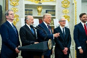 President Trump, Apple CEO Cook Announce Additional $100 Billion Investement in U.S.