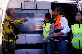 Ponteceso Fire Forces Evacuations in Corme Aldea - Spain