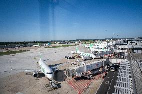 Illustration - Paris Orly Airport