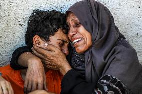 27 Killed in Israeli Attacks and 20 Others in A Food Truck Accident - Gaza