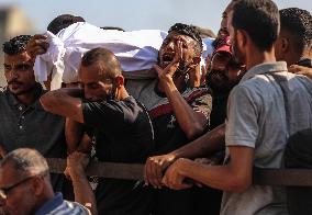 27 Killed in Israeli Attacks and 20 Others in A Food Truck Accident - Gaza
