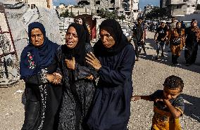 27 Killed in Israeli Attacks and 20 Others in A Food Truck Accident - Gaza