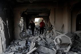 27 Killed in Israeli Attacks and 20 Others in A Food Truck Accident - Gaza