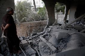 27 Killed in Israeli Attacks and 20 Others in A Food Truck Accident - Gaza