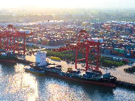 China Goods Trade Total Import And Export Value Increased