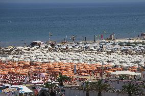 Illustration - Tirrenia Beach Resorts - Rimini