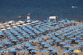 Illustration - Tirrenia Beach Resorts - Rimini