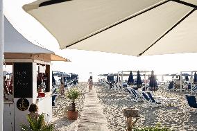 Illustration - Tirrenia Beach Resorts - Rimini