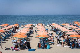 Illustration - Tirrenia Beach Resorts - Rimini