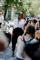 PFW - Viktor And Rolf Street Style