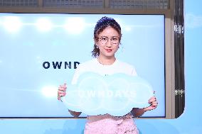 Taiwanese Female Singer 9m88