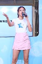 Taiwanese Female Singer 9m88