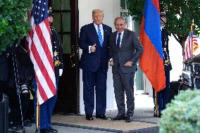 Donald Trump greets Armenian and Azerbaijan leaders - Washington
