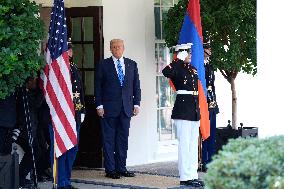 Donald Trump greets Armenian and Azerbaijan leaders - Washington