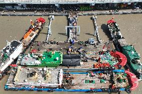 Zhoushan International Aquatic Swimming Crabs Harvest