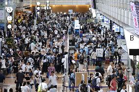 Summer holiday congestion in Japan