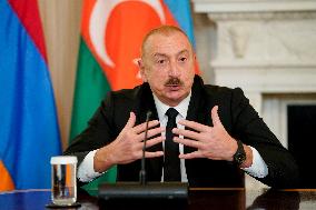 Donald Trump Meets Armenian And Azerbaijan Leaders - Washington