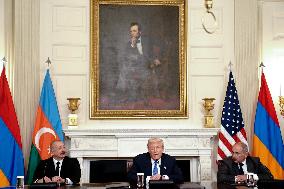 Donald Trump Meets Armenian And Azerbaijan Leaders - Washington