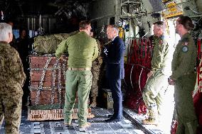 PM Mark Carney Visits Canadian Forces Base - Canada