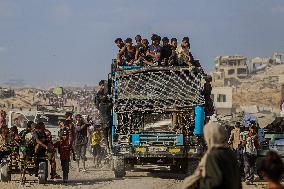 Palestinians Gather To Receive Limited Aid Amid Blockade - Palestine