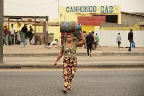 Gas Shortage In Luanda - Angola