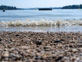 Cyanobacteria Suspected At The Lac de Pareloup - Aveyron