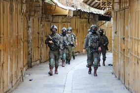 Israeli Settlers in Hebron Old City - West Bank