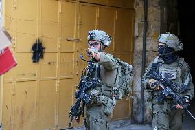Israeli Settlers in Hebron Old City - West Bank