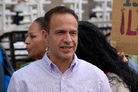 Florence Cassez's Ex-Partner Israel Vallarta Released After 19 Years In Prison - Mexico