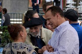 Florence Cassez's Ex-Partner Israel Vallarta Released After 19 Years In Prison - Mexico