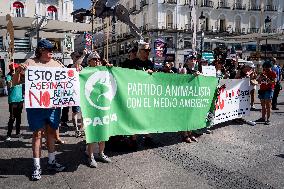 Animal Cruelty Protest After 32 Dogs Found Dead From Starvation - Madrid