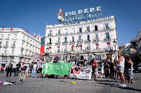 Animal Cruelty Protest After 32 Dogs Found Dead From Starvation - Madrid