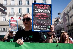 Animal Cruelty Protest After 32 Dogs Found Dead From Starvation - Madrid