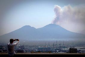 Wildfire on Vesuvius - Italy