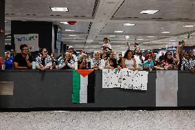 Wounded Gaza Teens Arrive in US for Treatment - DC