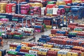 US China Trade Suspends Tariffs