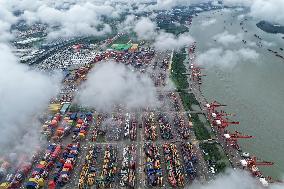 US China Trade Suspends Tariffs