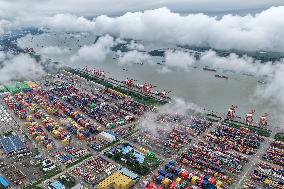 US China Trade Suspends Tariffs