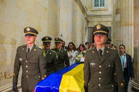 Colombian Senator Miguel Uribe Turbay Dies at 39 after Assasination Attempt