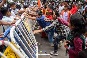 Protesters Clash with Police - India