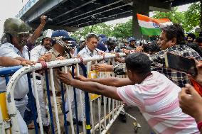 Protesters Clash with Police - India