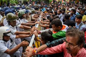 Protesters Clash with Police - India