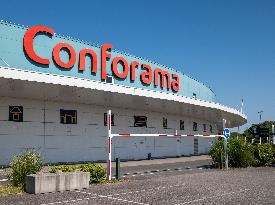 Illustration - Store and Shopping Center - Coignières