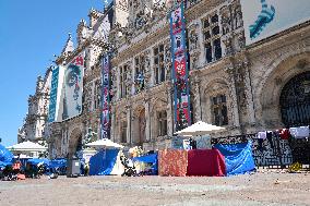 UTOPIA56 Action In Front Of Paris City Hall - France